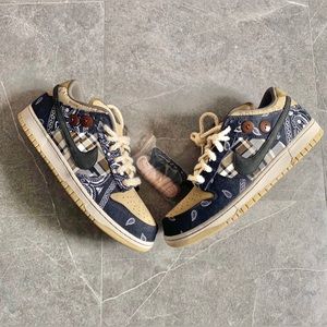 Travis Scott X SB Dunk Low